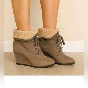 Grey bootie wedges fur lined. Size 7/8M